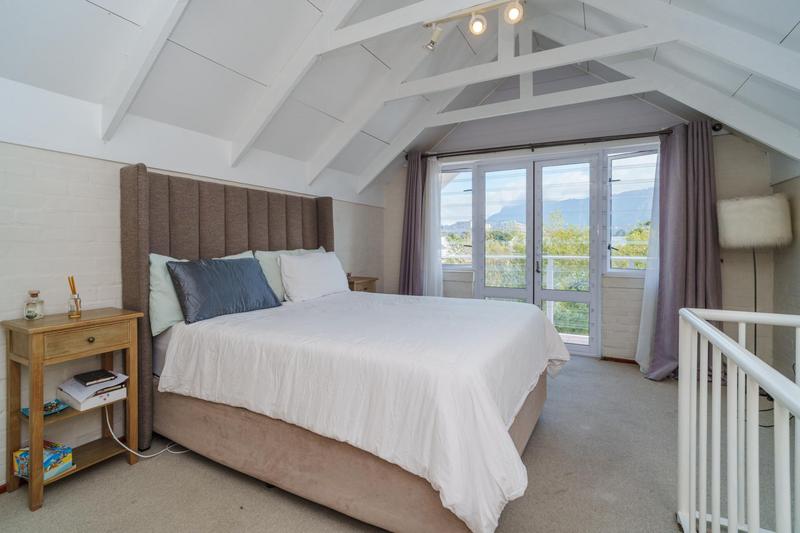 3 Bedroom Property for Sale in Harfield Village Western Cape